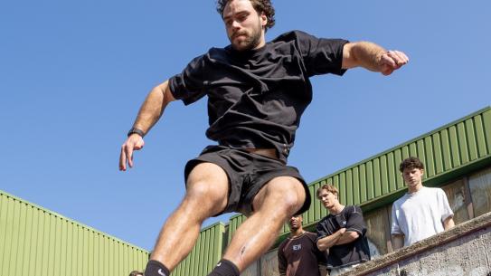 Op deze afbeelding staat een freerunner van King of Castle Garden weergegeven, klik voor een vergroting