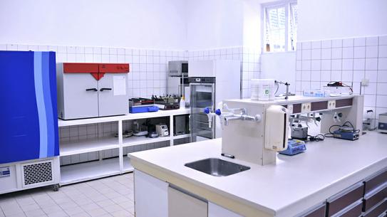 Op deze afbeelding wordt het BioArt Lab weergegeven, klik voor een vergroting