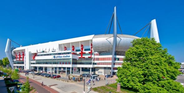 Deze afbeelding geeft het Philips Stadion weer.