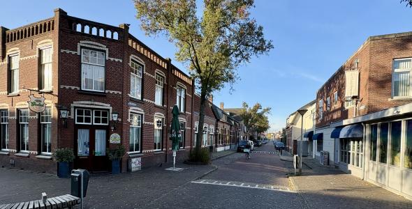 Op deze afbeelding wordt een straat weergegeven.