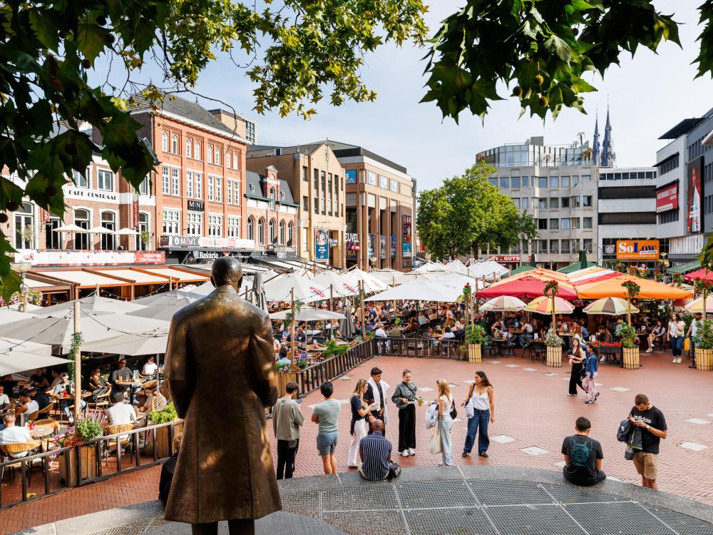 Deze afbeelding geeft de Markt weer