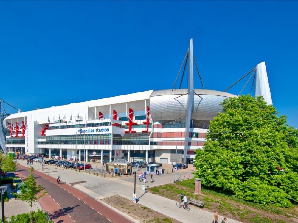 Deze afbeelding geeft het Philips Stadion weer.
