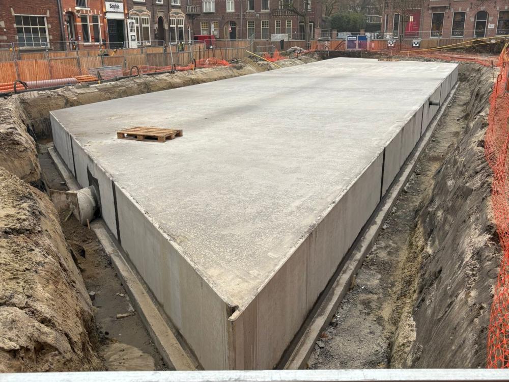 Deze afbeelding geeft de waterberging weer op het Wilhelminaplein 