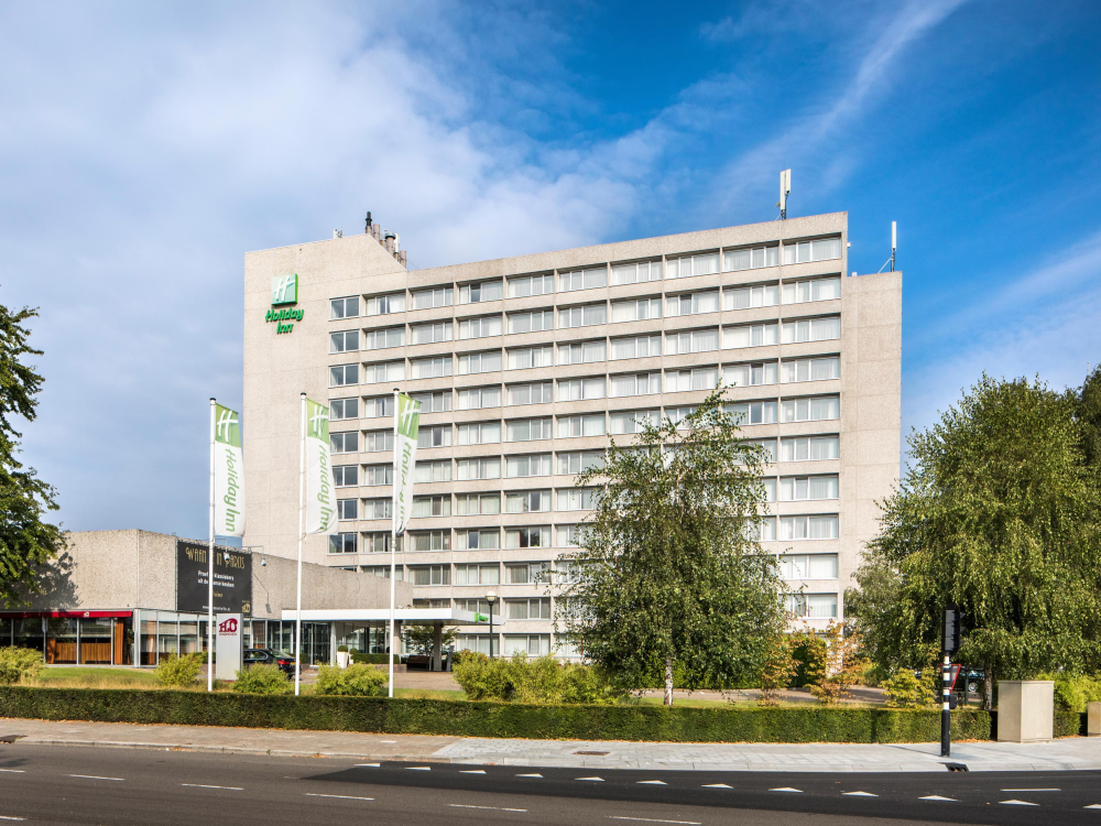 Het huidige Holiday Inn hotel in Fellenoord.