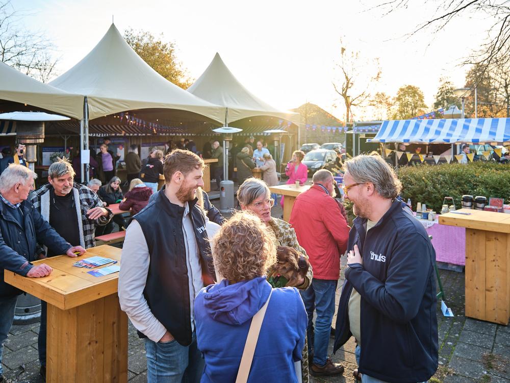 Op deze foto wordt de Gestelse Braderie weergegeven.